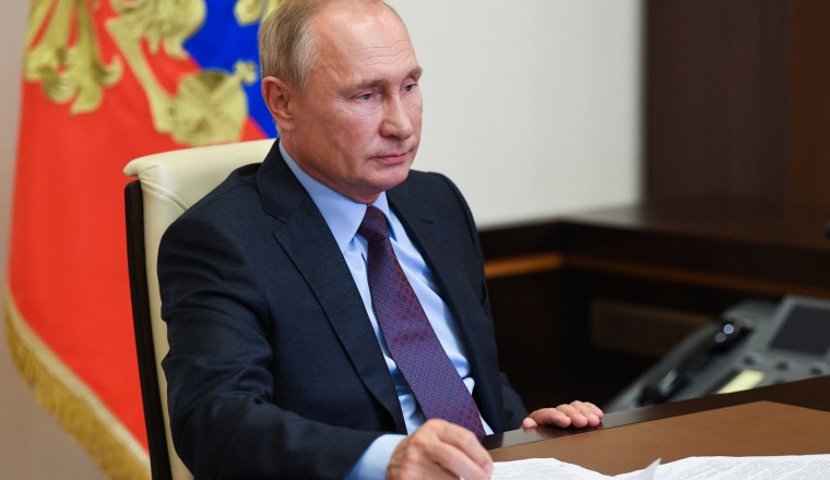 Путин поручил правительству сделать авто доступнее для россиян